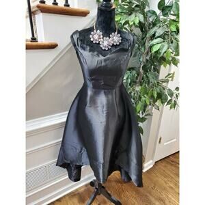 Boutique Banjul Women Solid Black 100% Polyester Sleeveless Knee Length Dress M